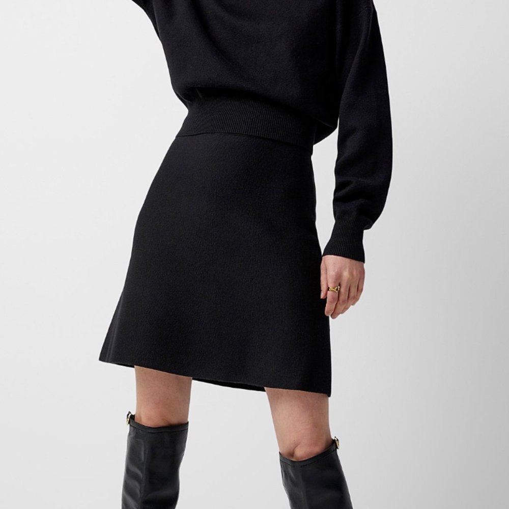Tahari Black Knit Fuzzy Sweater Skirt - Elastic Waist Midi - Cozy Chic - M 🖤